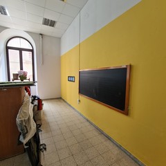 In corso pitturazione delle aule scolastiche e corridoi nel "Fornelli" di Corato