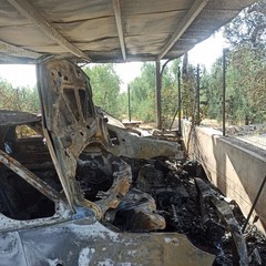 Auto incendiate a Lamarca