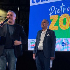 Corato chiede ascolto e cambiamento: piazza gremita per Pietro Zona