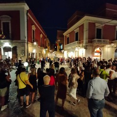 Corato rinnova la tradizione: si accendono le Barche di Santa Maria