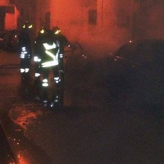 Ancora un'auto in fiamme. È la quindicesima da inizio anno