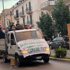 «Riprendiamoci la nostra dignità», a Corato il secondo maxi corteo in una settimana