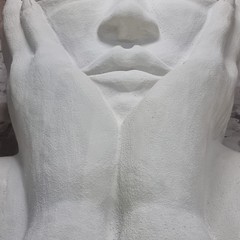 “Sangita”: la nuova opera d’arte che illumina Bisceglie