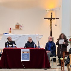 Gesù Cristo risorge sul mondo che volge