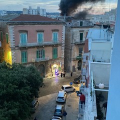Incendio a Corato, fiamme su un terrazzo in via Sant'Elia