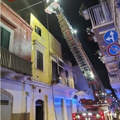 Rogo a Corato su un terrazzo in via Sant'Elia: tre famiglie evacuate
