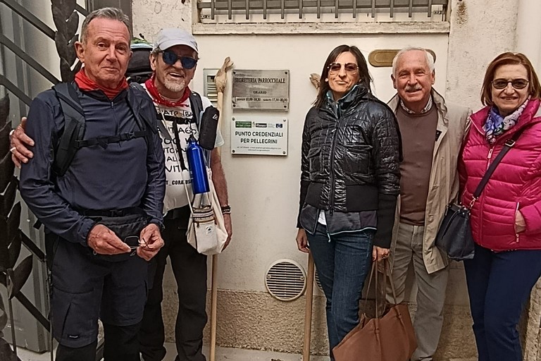 In cammino da Corato a Santiago: Norbert parte per il suo viaggio a piedi