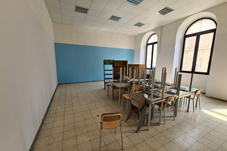 In corso pitturazione delle aule scolastiche e corridoi nel 