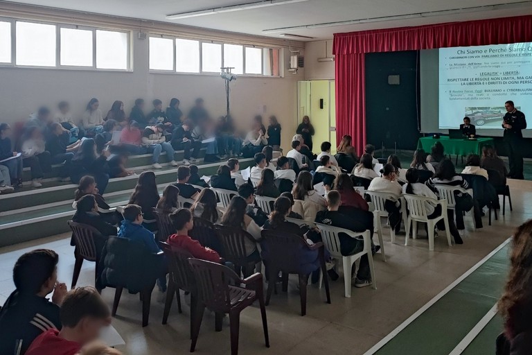 Incontro su bullismo scuola
