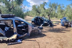 Auto cannibalizzate nelle campagne di Corato, ricognizione aerea della Guardia di Finanza
