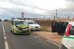 Incidente stradale su via Vecchia Canosa: soccorso anche un bambino