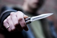 Accoltellamento nel centro ragazzo ferito, indagini in corso