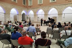 Il Clavi-Trio incanta il chiostro di Palazzo di Città
