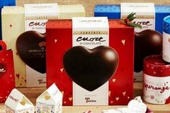 Cuori di cioccolato a supporto della ricerca in Piazza Cesare Battisti