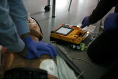 Un defibrillatore a scuola: il Tannoia è istituito "cardioprotetto"