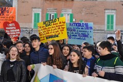 Studenti in piazza per i Diritti dell'Uomo