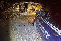 Auto rubata a Corato e ritrovata incendiata a Terlizzi