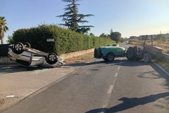 Schianto tra auto e trattore su via Castel del Monte