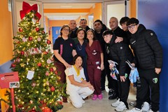 Una calza della Befana per i degenti e personale sanitario dell'ospedale  il gesto solidale del Corato Calcio