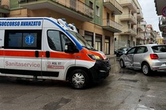 Incidente tra un’ambulanza del 118 e una Polo all’incrocio tra via Carducci e via Erone