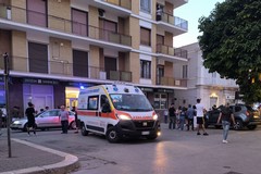 Incidente tra monopattino e auto su via Dante