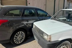 Rubano un'auto a Corato, ma poi si schiantano. Ladri in fuga