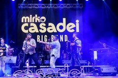 Mirko Casadei e la sua Big Band incantano Corato con un mix di classici e inediti