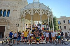“Pedalando con i Santi”, successo per la decima edizione