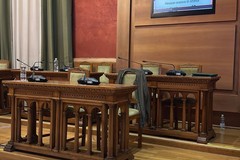 Consolidato 2025, banchi dell’opposizione semivuoti: la maggioranza approva il bilancio