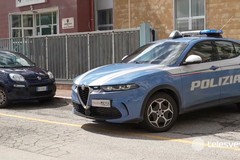 Sassi sui binari della stazione e danni ad una villa: denunciati tre ragazzini
