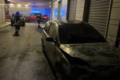 Tornano gli incendi a Corato: brucia un'auto in via Albertone