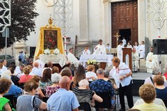 Celebrazioni di Santa Maria Greca, tanti fedeli alla messa presieduta dal Vescovo D'Ascenzo