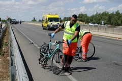 Strage dei ciclisti: «Morti per le fratture e le gravi lesioni agli organi interni»