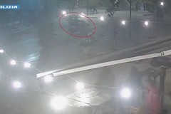 Tentato omicidio in piazza Di Vagno, indagini per individuare chi ha sparato