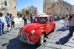 Torna "Moda al Volante" a Corato: tra motori d'epoca, abiti vintage e una nuova location