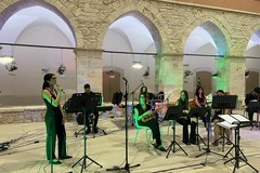 Musica leggera e grandi successi: "Mambo" incanta il Chiostro di Palazzo di Città
