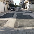 Strada groviera? La sistemano i cittadini a loro spese