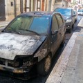 Altre due auto in fiamme nella notte