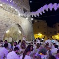 La pioggia non ferma la Cena in Bianco