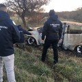 Carcassa di auto ritrovata sulle Murge