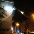Pericolo in via Nicola Salvi, intervengono polizia locale e vigili del fuoco
