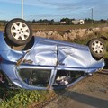 Auto si ribalta sulla via per Castel del Monte