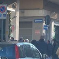 In fila per i tamponi, dai laboratori i dati sul contagio non promettono bene