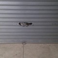 Garage svaligiati in viale Friuli, ladri fanno razzia di olio