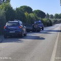 Si ribaltano con l'auto rubata a Corato, ladri in fuga in via Gravina