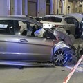 Incidente in centro scontro tra Seat e Mercedes in Piazza Indipendenza