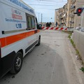 Ambulanza bloccata al passaggio a livello: oltre 15 minuti di ritardo nei soccorsi in via Bagnatoio