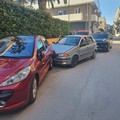 15enne non si ferma all'alt e fugge a bordo di un'auto. Poi lo schianto