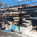 Incendio in via Andria, in fiamme parte di un deposito di materiale idraulico