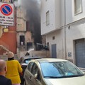 Via Duomo, appartamento distrutto dalle fiamme: illesa una donna che era in casa